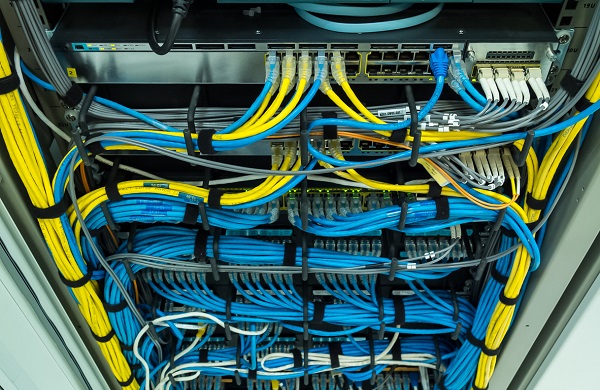 Elegant cabinet structured cabling design